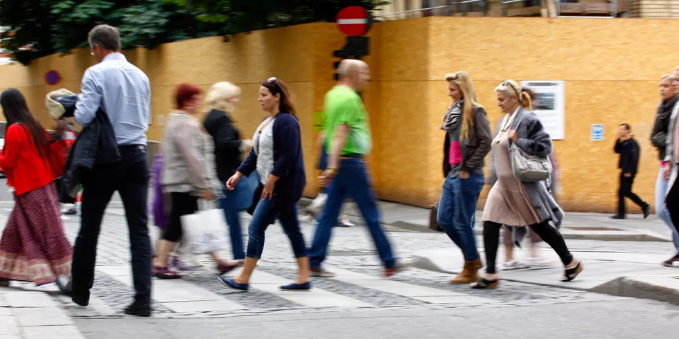Strømleverandørene selger avtaler som de vet de vil tape penger på det første året. De satser på at kundene er lojale eller tenker på andre ting enn å bytte strømleverandør etter det første året med negativt påslag.