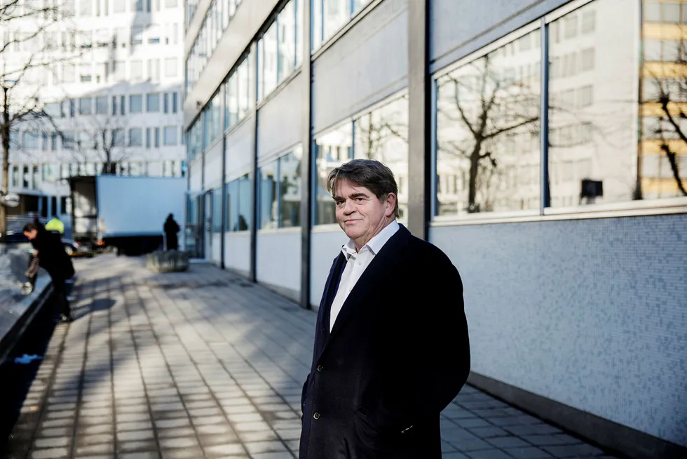 – Det har vært noen blytunge dager. Det kan virke som det er mange som har glemt kalkulatoren hjemme, sier Jan Petter Sissener etter at fondet han forvalter de siste dagene har brent seg stygt på Norwegian-aksjen.