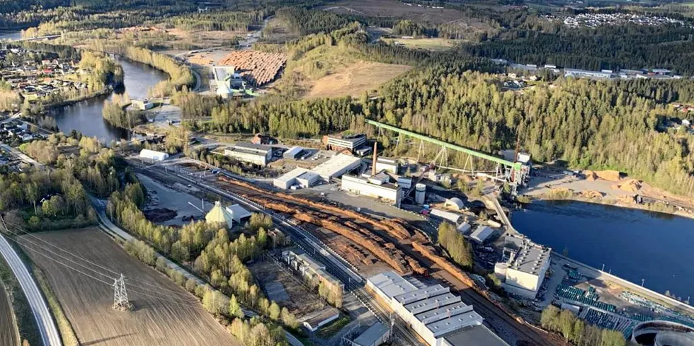 På Follum i Hønefoss kommune vil Vardar Varme brenne gasser fra Vow sin biokullproduksjon.