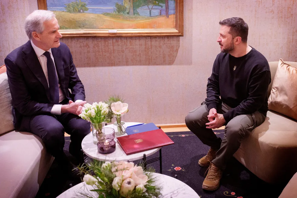 Ukrainas president Volodymyr Zelenskyj ble tatt imot av statsminister Jonas Gahr Støre i regjeringens representasjonsbolig i Oslo.