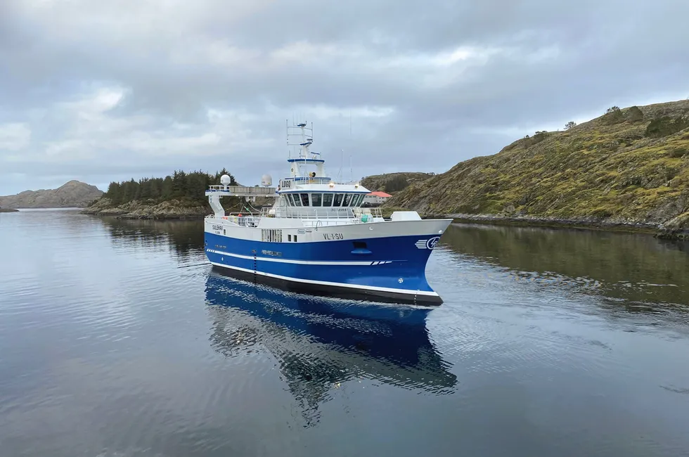 «Sulehav» hadde nettopp fått nytt tausett om bord da forbudet mot å bruke annen farge enn svart i fiske utenfor 4 nautiske mil ble kjent.