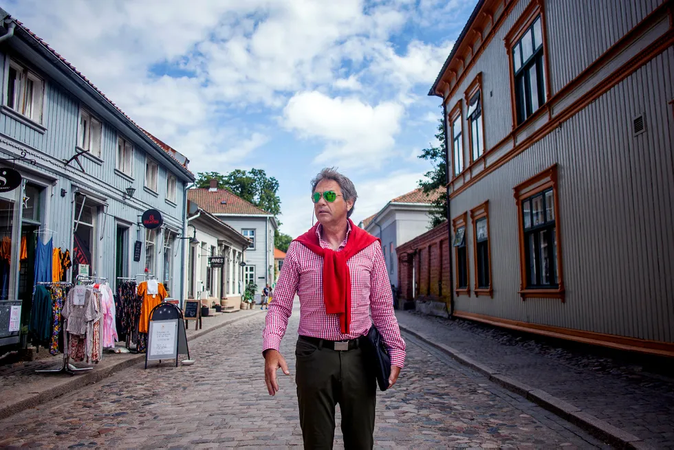 Investor og eier av flyselskapet BRA i Sverige, Per G. Braathen, sier flyskam er den viktigste forklaringen på sviktende etterspørsel i Sverige. Han mener debatten om flybransjen og klima har sporet av.