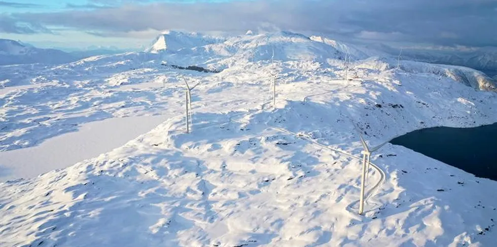 Sørfjord Vindpark er nå kommet i drift. Pajken er Fortums største vindkraftpark i Norge og består av 23 turbiner.