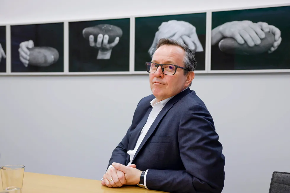 Danske Bank, her ved norgessjef Erlend Angelfoss, ønsker ikke å kommentere den pågående saken med Trygge Barnehager.
