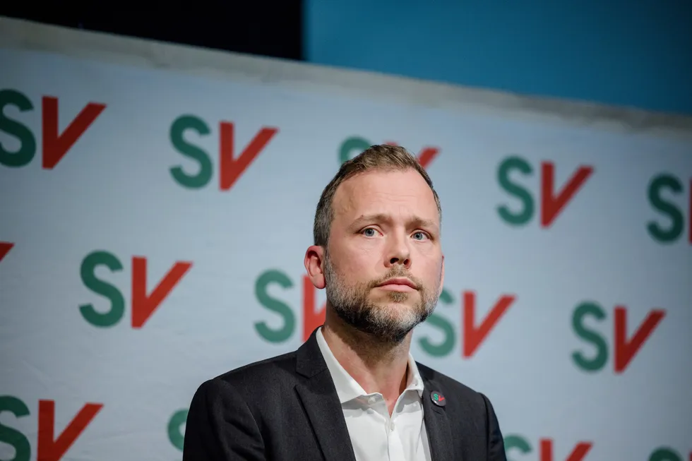 Audun Lysbakken sitter som representant for SV i kontroll- og konstitusjonskomiteen. Han sier det er aktuelt å se på rutinene til både denne og forrige regjering etter habilitetsbruddene som har kommet frem.