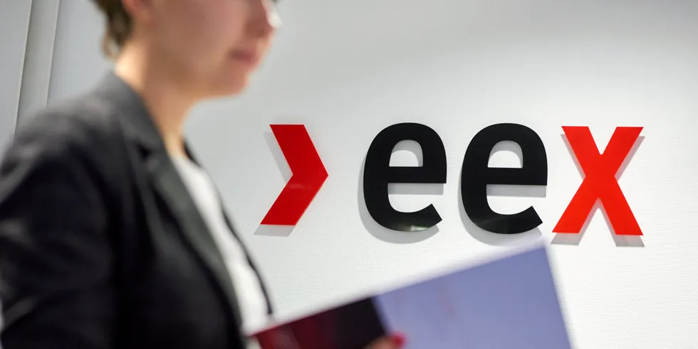 Mandag tar EEX opp kampen med Nasdaqs sikring gjennom systempris og EPAD-er. Den tyske kraftbørsen tror områdekontrakter vil øke likviditeten i det finansielle kraftmarkedet i Norden.