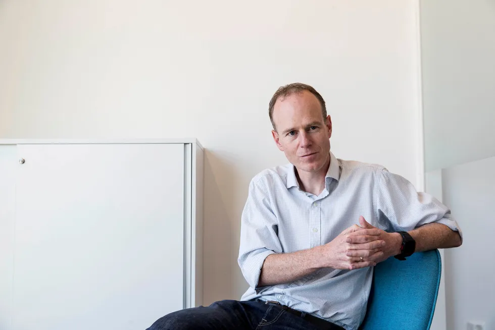 Om det skulle komme overraskelser, tror DNBs aksjestrateg Paul Harper det er mer sannsynlig at de er negative enn positive.