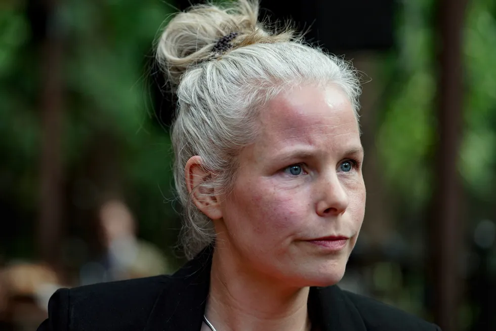 SV-leder Kirsti Bergstø varsler knallharde forhandlinger om statsbudsjettet med regjeringspartiene Ap og Sp.