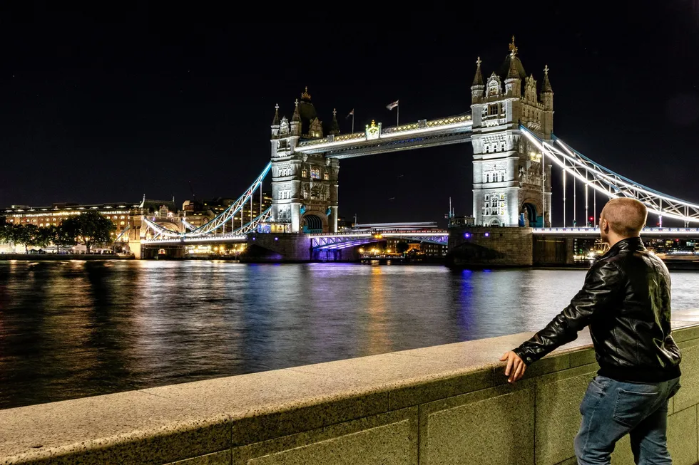 Blir Tower Bridge i London lyst opp av ren norsk strøm eller britisk gasskraft? Fornybar Norge har regnet seg frem til at norsk strøm kutter utenlandske klimautslipp med 9 millioner tonn årlig.