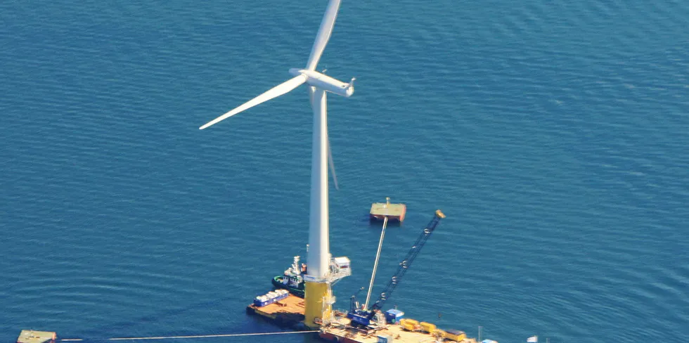 Hywind Demo var verdens første flytende havvindturbin i megawatt-klassen da den ble installert i 2009.