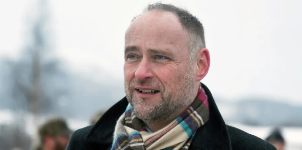 Storbritannias ambassadør Richard Wood sier kraftkablene mellom Norge og Storbritannia tjener begge land godt.