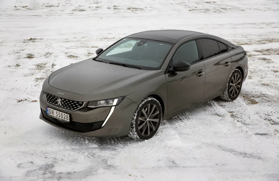 Peugeots nye 508 byr på et lekkert ytre, med en god porsjon snu-seg-faktor.