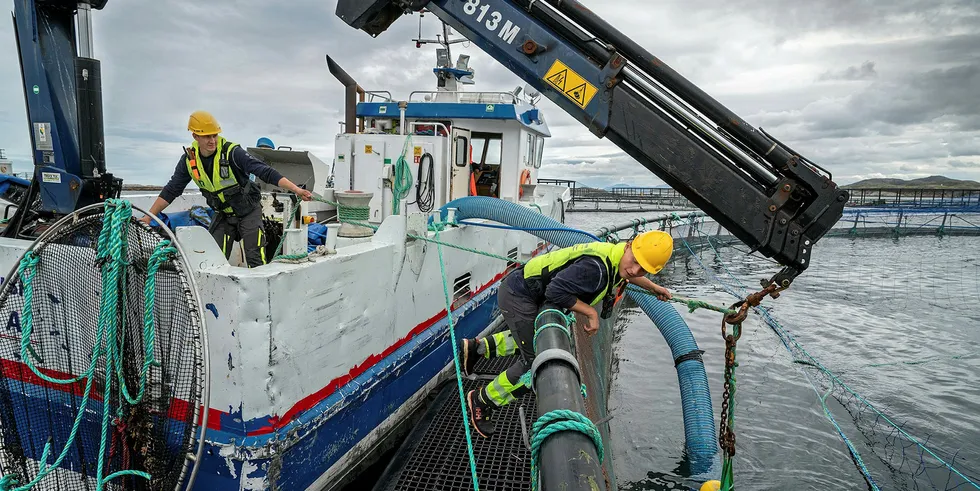 Havbruksnæringen har et stort fokus på sikkerhet. Men uforutsette hendelser kan skje, og bedre beredskapstjenester vil bidra til økt trygghet for alle som har sitt virke i kystnære områder.