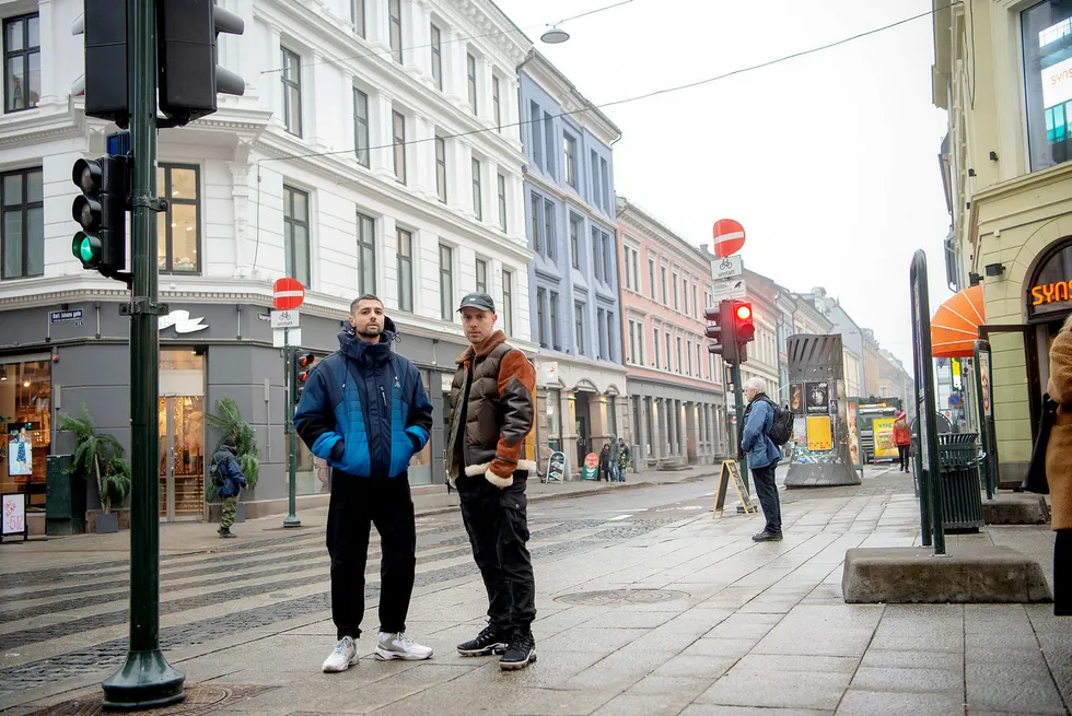 Chirag Rashmikant Patel (til venstre) og Magdi Omar Ytreeide Abdelmaguid i rapduoen Karpe har frosset utbetalingene fra utgivelsene «Glasskår», «Rett fra hjertet», «Fire vegger» og «Aldri solgt en løgn».