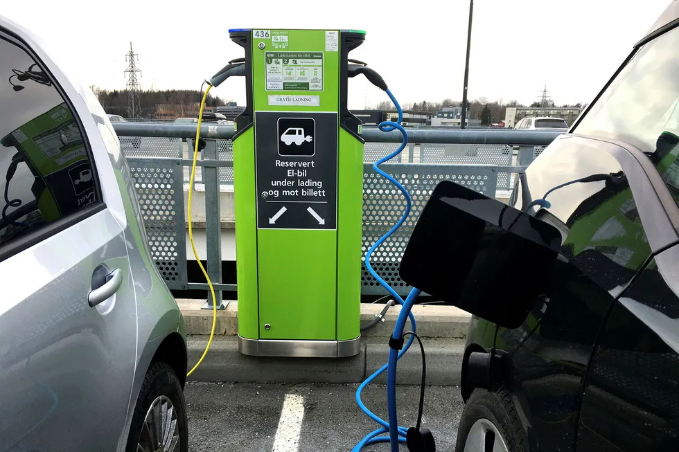 Smart elbillading kan spare milliarder.