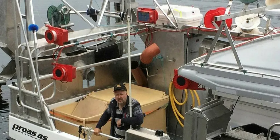 FÆRRE SATSER PÅ DORG: De største båtene som drev makrelldorging i Nordsjøen er enten forsvunnet eller gått over til notdrift, sier dorgefisker Robert Madsen.Foto: Roy Endre Håvik