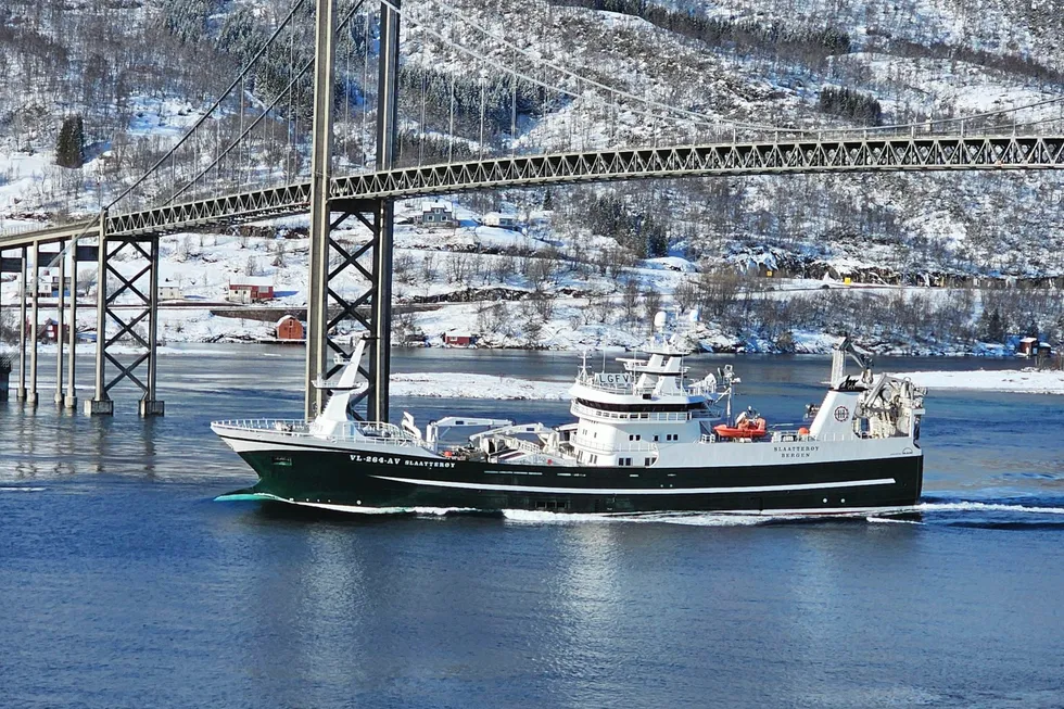 «Slaatterøy» er Halstensens største ringnotbåt. Den fisker sild, makrell, kolmule, lodde, brisling i Barentshavet, Norskehavet, Atlanterhavet, Nordsjøen, Skagerak og Island/Grønland.