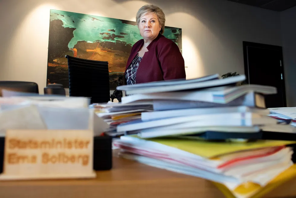 Erna Solbergs regjering makulerte dokumenter som inneholdt aksjeavtaler Statsministerens kontor (SMK) inngikk med sine statsråder. Her da DN møtte Solberg på statsministerens kontor i 2020.