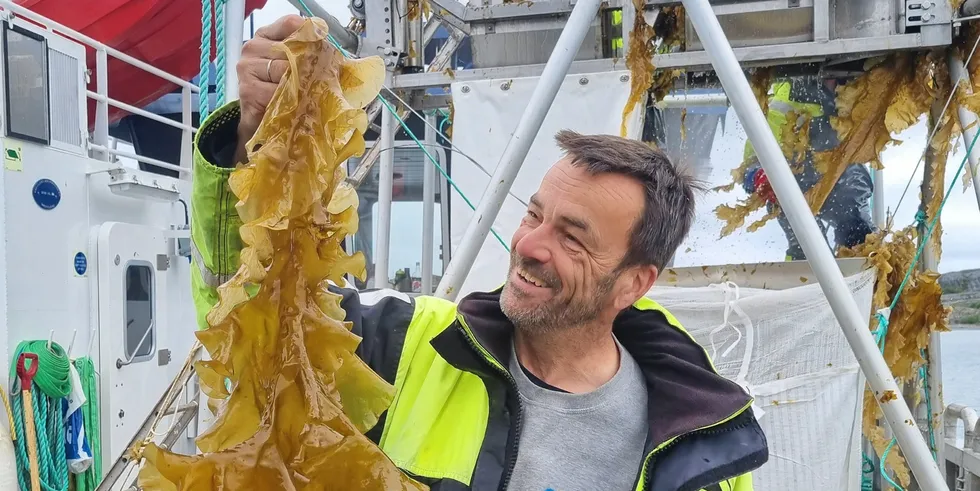 Carl Erik Bergwitz-Larsen er strålende fornøyd med å ha fått gjennomført PurSea sin første tarehøsting fra anlegget deres i Rødøy. Gründeren har klokkertro på at tareoppdrett vil bli en ny og viktig kystnæring i Salten og på Helgeland.