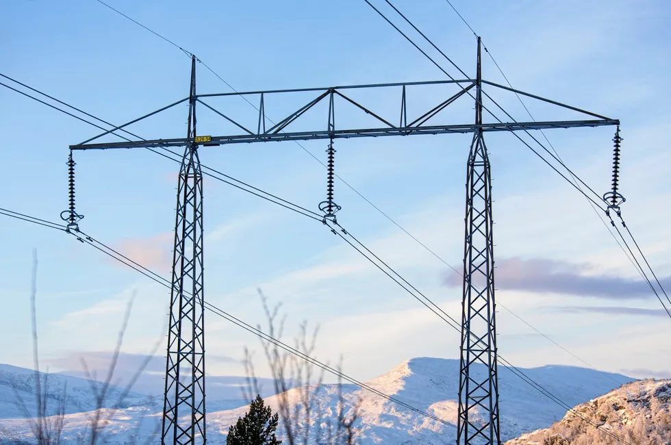 Dyreste på ti måneder for Østlandet: Spotprisen passerer 2 kroner/kWh tirsdag