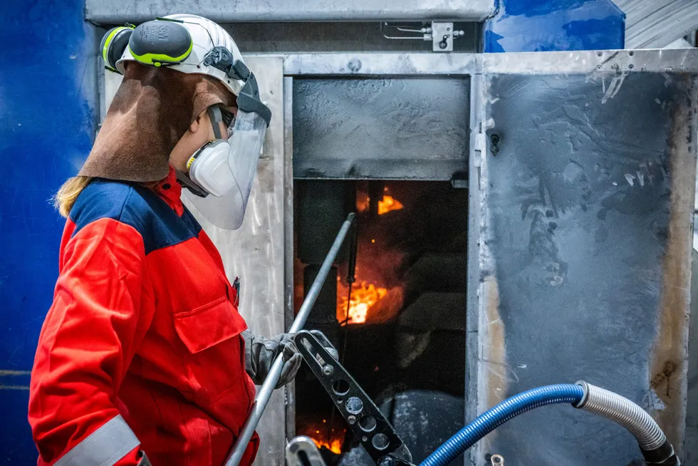 Norsk PMI økte videre i september. Bildet er fra Hydros aluminiumsverk på Karmøy.