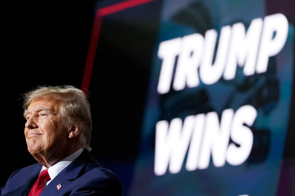 Donald Trump fikk en overbevisende seier ved nominasjonsvalget i delstaten Iowa.