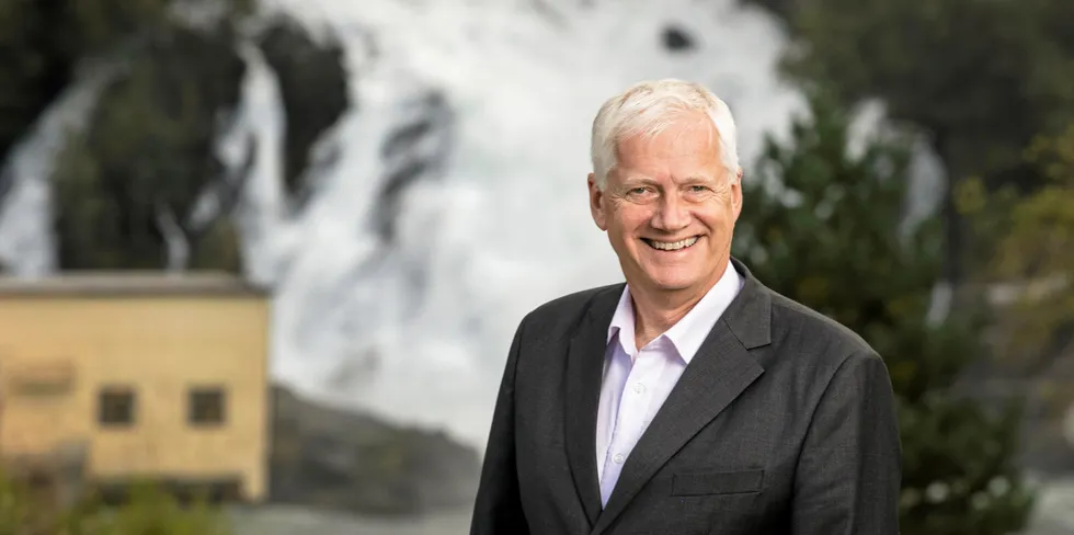 Johannes Rauboti har sittet ved roret i Sogn og Fjordane Energi i åtte år, men har jobbet hele sin arbeidskarriere i energibransjen.