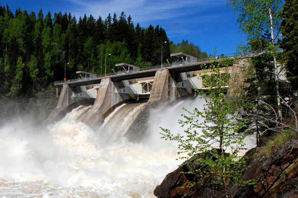 Så langt i mai er strømprisene i NO2 knapt 20 øre/kWh lavere enn i Tyskland. Om forskjellen holder seg for hele måneden, blir dette den vårmåneden med størst differanse mellom Tyskland og Sør-Norge, når vi ser bort fra ekstremvåren 2022. Statistikken går tilbake til 2015.