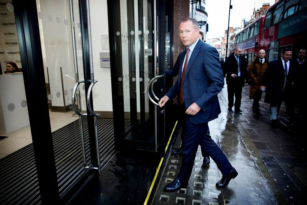 Fondsforvalter Nicolai Tangen, her avbildet utenfor kontorene til AKO Capital i Conduit Street i London, kan alene innkassere hele 730 millioner kroner. Foto: Jeff Gilbert
