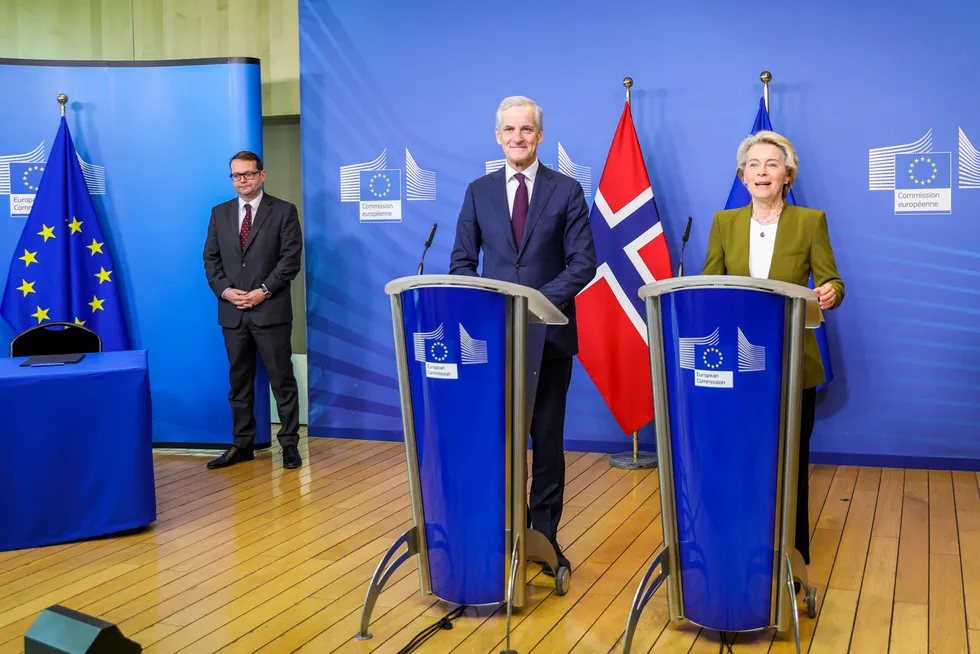 ‘Strategic partnership’: Norwegian Prime Minister Jonas Gahr Store and European Commission President Ursula von der Leyen at the signing of the Green Alliance in Brussels.