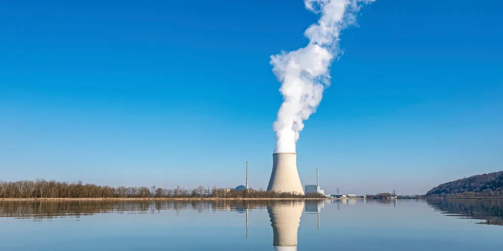 Nå stenger Tyskland ned sine siste, tre atomkraftverk.