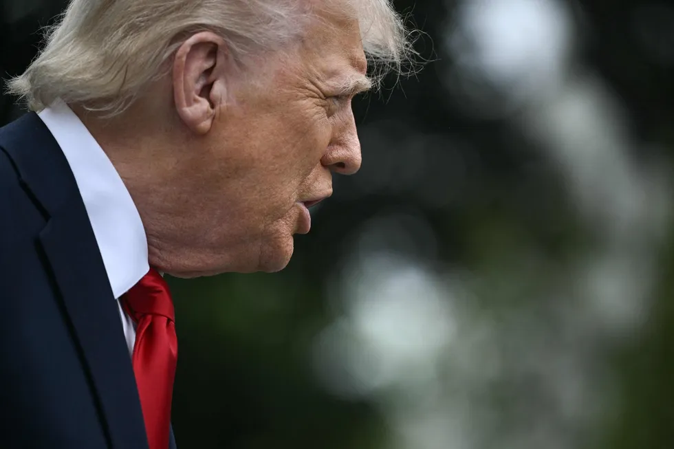 Siden forrige rapport i januar har Donald Trump flyttet inn i Det hvite hus igjen, og de globale vekstutsiktene er jekket kraftig ned.