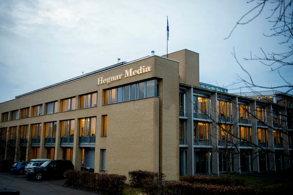Finansavisen omtalte tiltalen og lånene i desember, men nevnte ikke at en journalist i avisen fikk det største lånet i tiltalen. Her fra Hegnar Media og Finansavisens lokaler Hoffsveien Oslo.