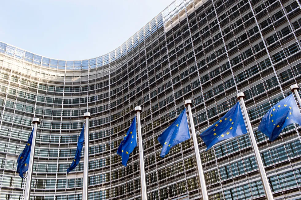 Også paven har til tider vært mer katolsk enn sin menighet, skriver Stein Reegård. I Brussel ligger Berlaymont-bygningen, Europakommisjonens hovedsete.