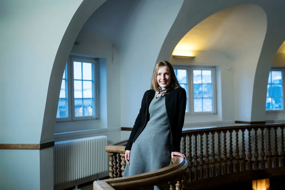 Forsknings- og høyere utdanningsminister Iselin Nybø sammenligner høyere utdannelse og forskning med en supertanker: Det tar litt tid å endre kursen. Foto: Skjalg Bøhmer Vold
