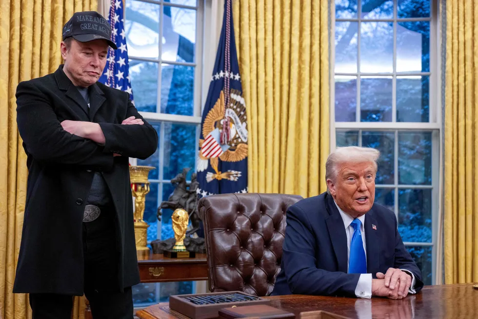 Tesla-sjef Elon Musk sa mandag til Fox News at han driver virksomhetene sine med «store vanskeligheter» om dagen. Han er for tiden del av Trump-administrasjonens DOGE, en etat som skal effektivisere offentlige sektor.