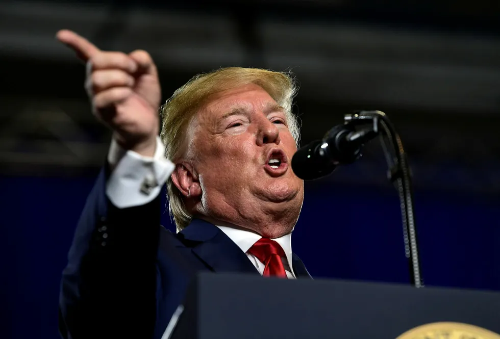 President Donald Trump langer ut mot Harley-Davidsons avgjørelse om å flytte produksjon utenlands. Foto: Susan Walsh/NTB Scanpix