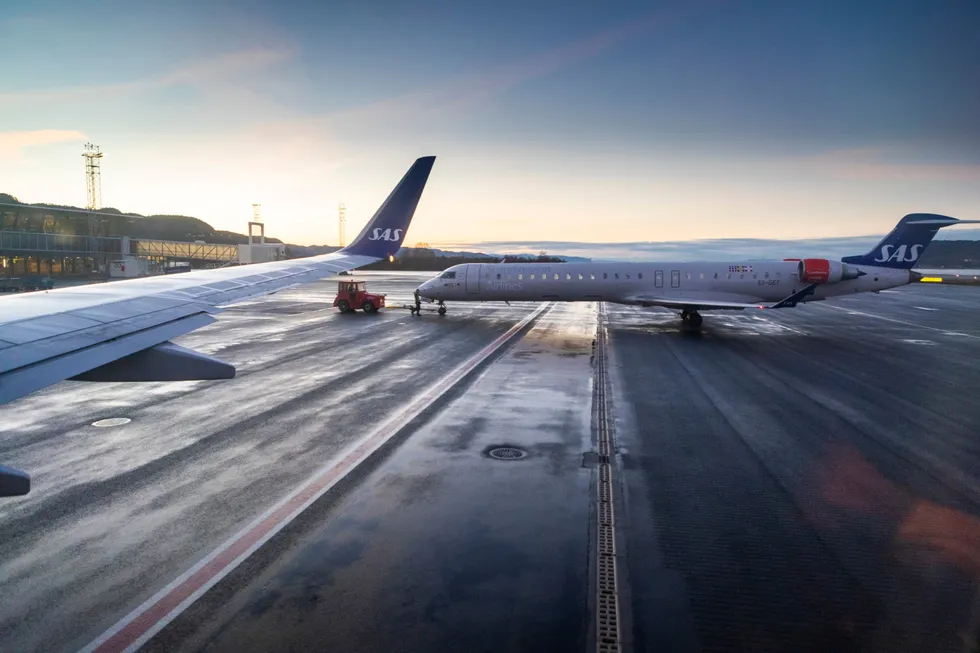 SAS går en krevende høst og vinter i møte uten å vite når de forretnigsreisende vender tilbake i stort omfang. Det kan bidra til et snarlig behov for mer penger. Her fra Trondheim lufthavn Værnes.