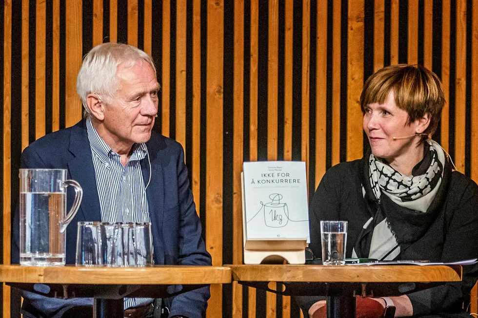 Christine Meyer og Victor Norman lanserte i høst boken «Ikke for å konkurrere - Strategi for fellesskapets tjenere».