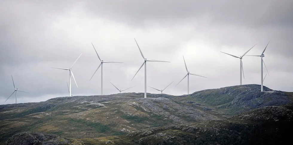 Høyesterett har konkludert med at Roan vindpark (bildet) krenker reineieres rettigheter.
