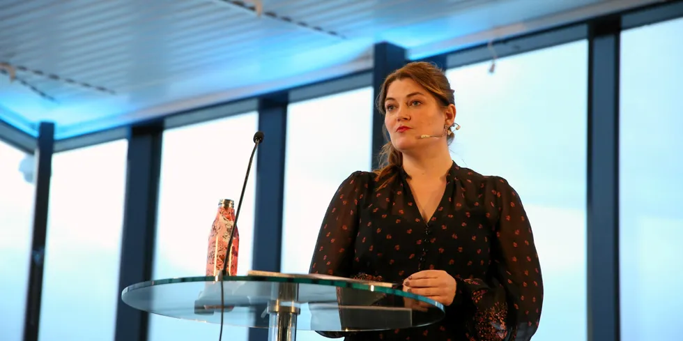 Fiskeri- og havminister Cecilie Myrseth (Ap) er bekymret for laksen i norske merder. Her fotografert under fremleggingen av kvotemeldingen 12. januar i Tromsø.