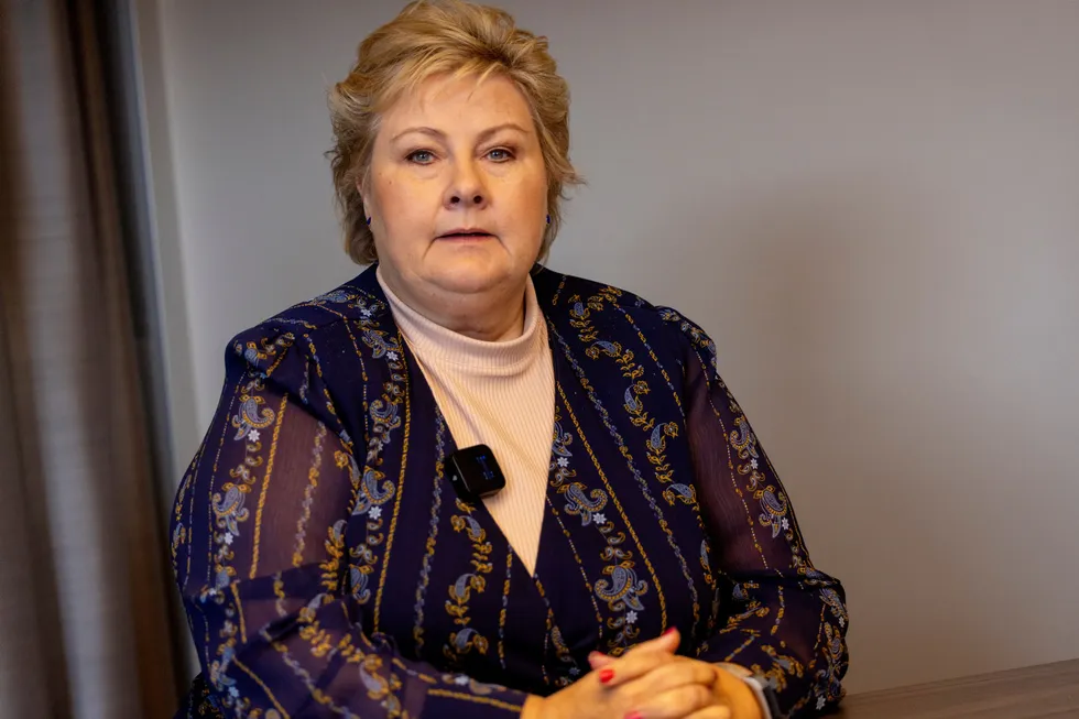 Å permittere sjefen har tilsynelatende ikke vært et tema i Høyre og hos Erna Solberg, skriver innleggsforfatteren.