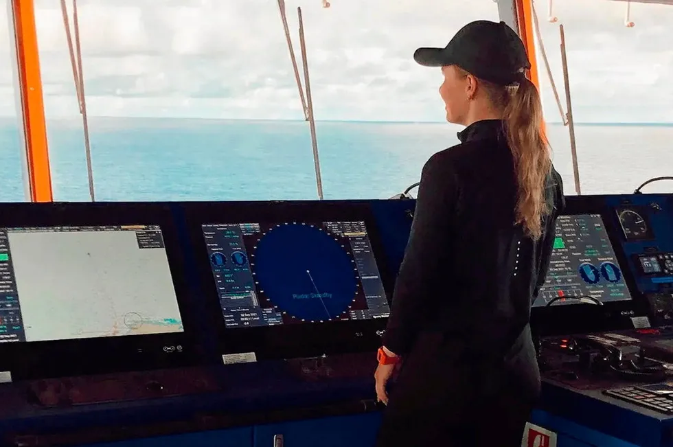 Visste du at Norge er verdens femte største skipsnasjon målt i verdi? Norske kvinner og menn styrer norske skip ute på de sju hav hver dag.