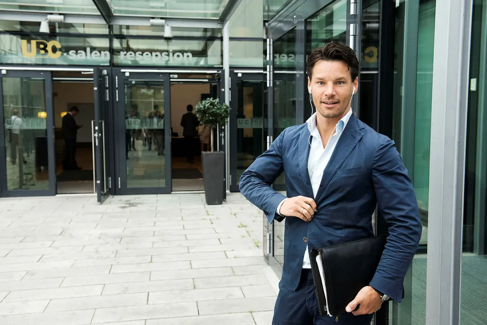 Anders Buchardt og hans far Arthur er gjennom AB Invest as hovedeier i prestisjeprosjektet Fyri Resort i Hemsedal, som nå stenges frem til etter sommeren.