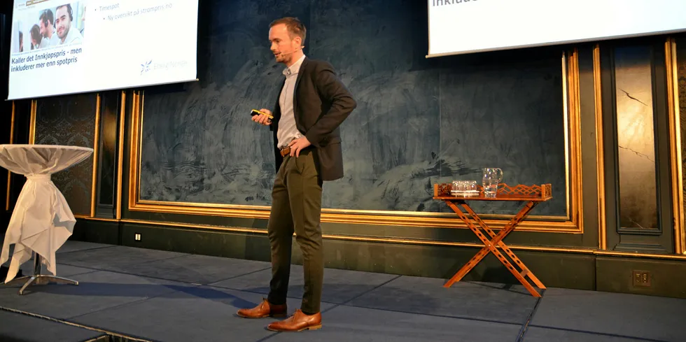 Næringspolitisk rådgiver i Energi Norge, Lars Ragnar Solberg, sier at Forbrukerrådet selv må ta ansvar for endringene i prisportalen strømpris.no