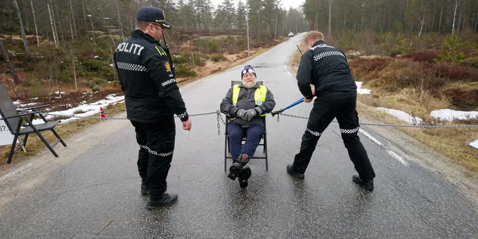 Byggingen av Buheii vindkraftverk er i gang trass iherdige demonstrasjoner tidligere. OED har nå gjort et endelig vedtak på at behandlingen er foretatt korrekt