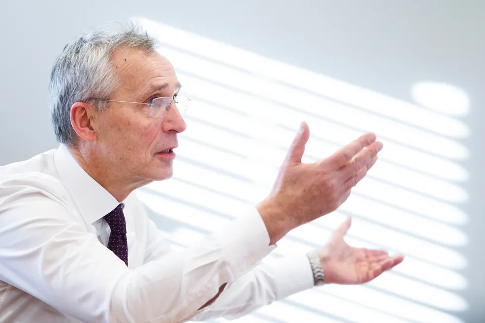 Finansminister Jens Stoltenberg har fått muligheten til å greie ut om grunnrenteskatt for kraftproduksjon.