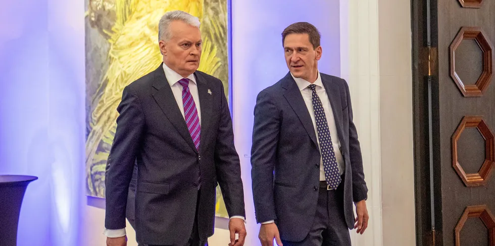 Lithuanian President Gitanas Nausėda (l) and Lithuanian energy minister Dainius Kreivys (r).