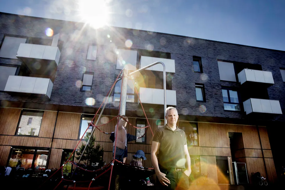 Sammen med kona Randi har Hans Jacob Sundby bygget opp Læringsverkstedet til å bli den største private barnehagegruppen i Norge med over 180 barnehager i porteføljen. Selskapet eier blant annet Sørengkaia barnehage i Oslo. Foto: Linda Næsfeldt