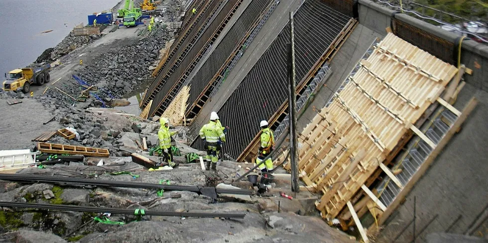 Arbeidet på dam Kuli var egentlig planlagt å ta to sesonger, men ble fullført på bare én.